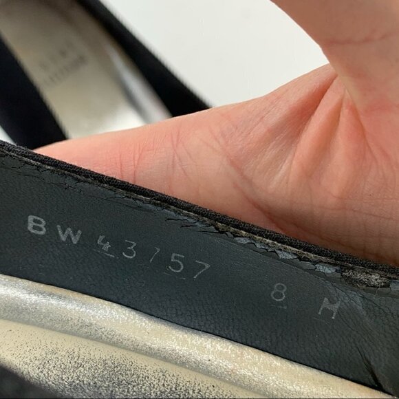 Stuart Weitzman heels sz 8 black silk pointy toe - Picture 10 of 11